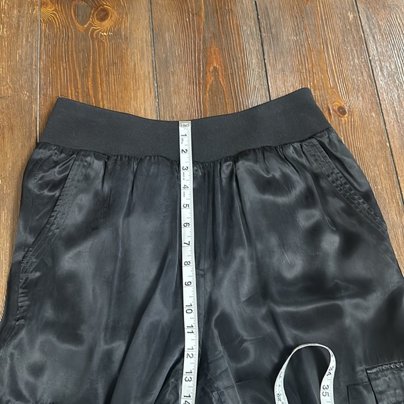 Ellie Tahari Washed Satin Cargo Joggers - Picture 7 of 12